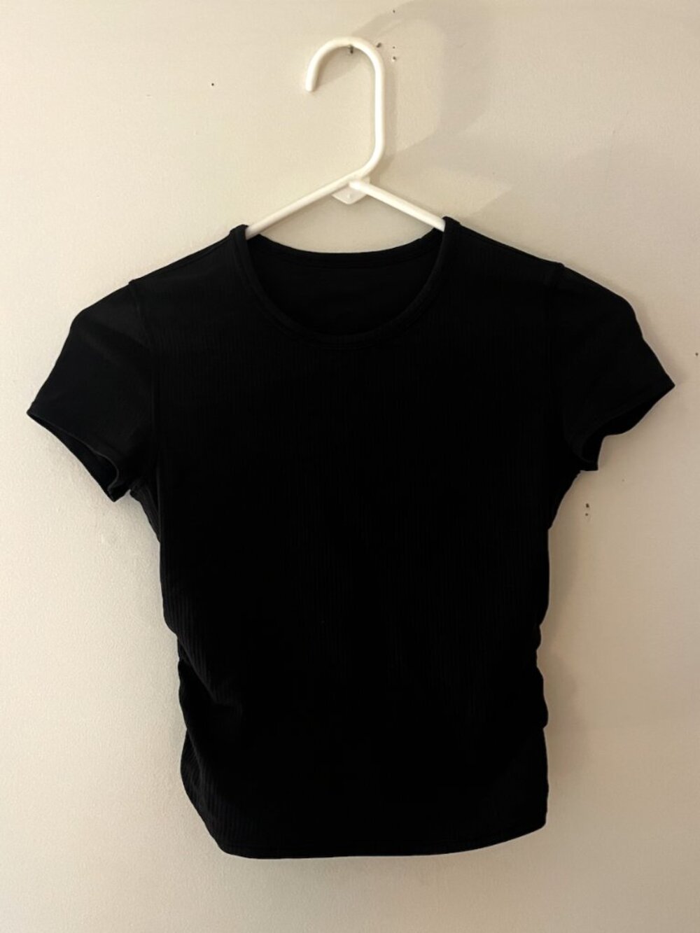 Lululemon short-sleeve crop workout top